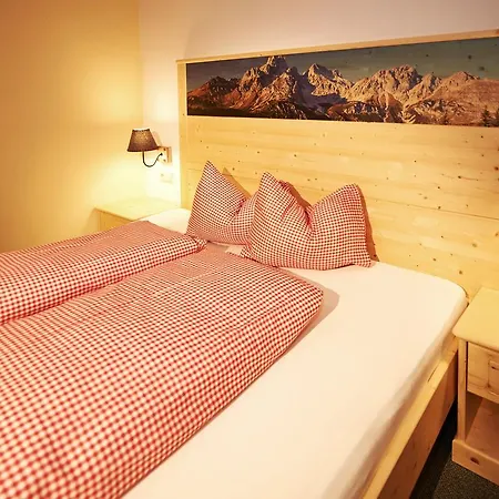 Haus Amadeo Guest house 4*